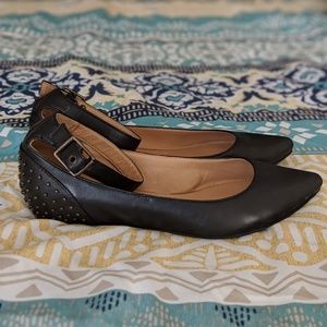 Black Point Toe Flats